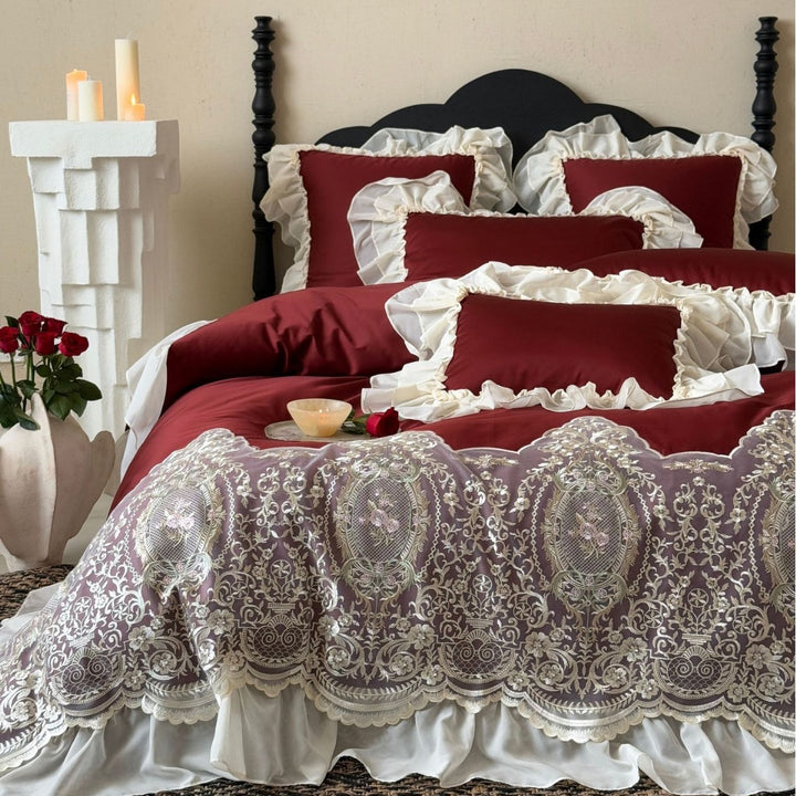 Luxuriöses Satin-Stickerei & durchsichtige Spitze Schichten Duvet Ensemble mit Rüscheneurobezügen