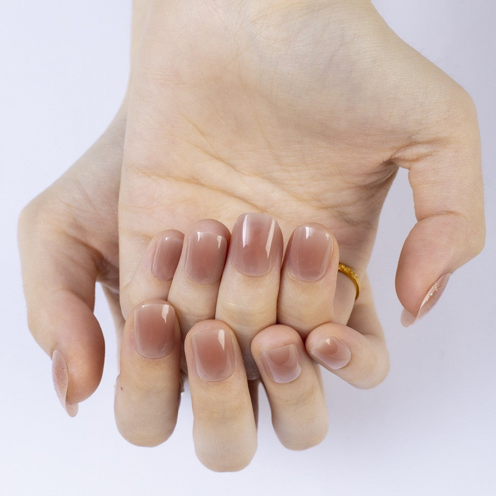 Elegante und Natürliche Nagelverzierung Karnz