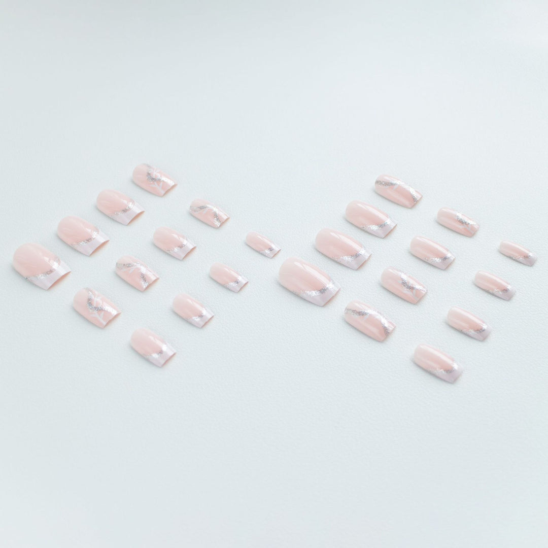 Elegantes florales Acryl-Nageldesign