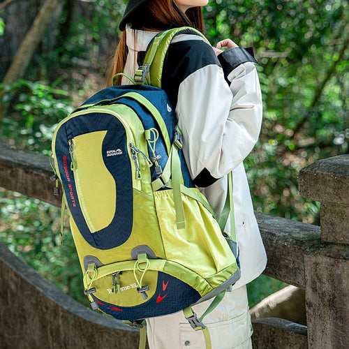 Multi-Feature Outdoor Wanderrucksack