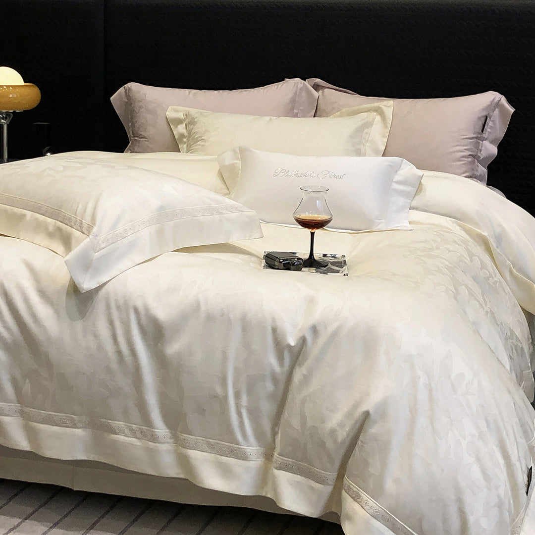 Premium-Baumwollsatin-Bettwäschegarnitur mit strukturierter Matelassé-Bordüre und Hotelverschluss