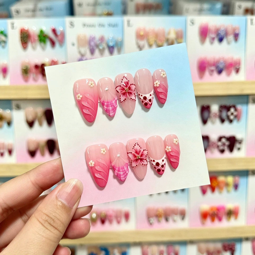 Blumenverzierte Press-On Nagelkunst Set