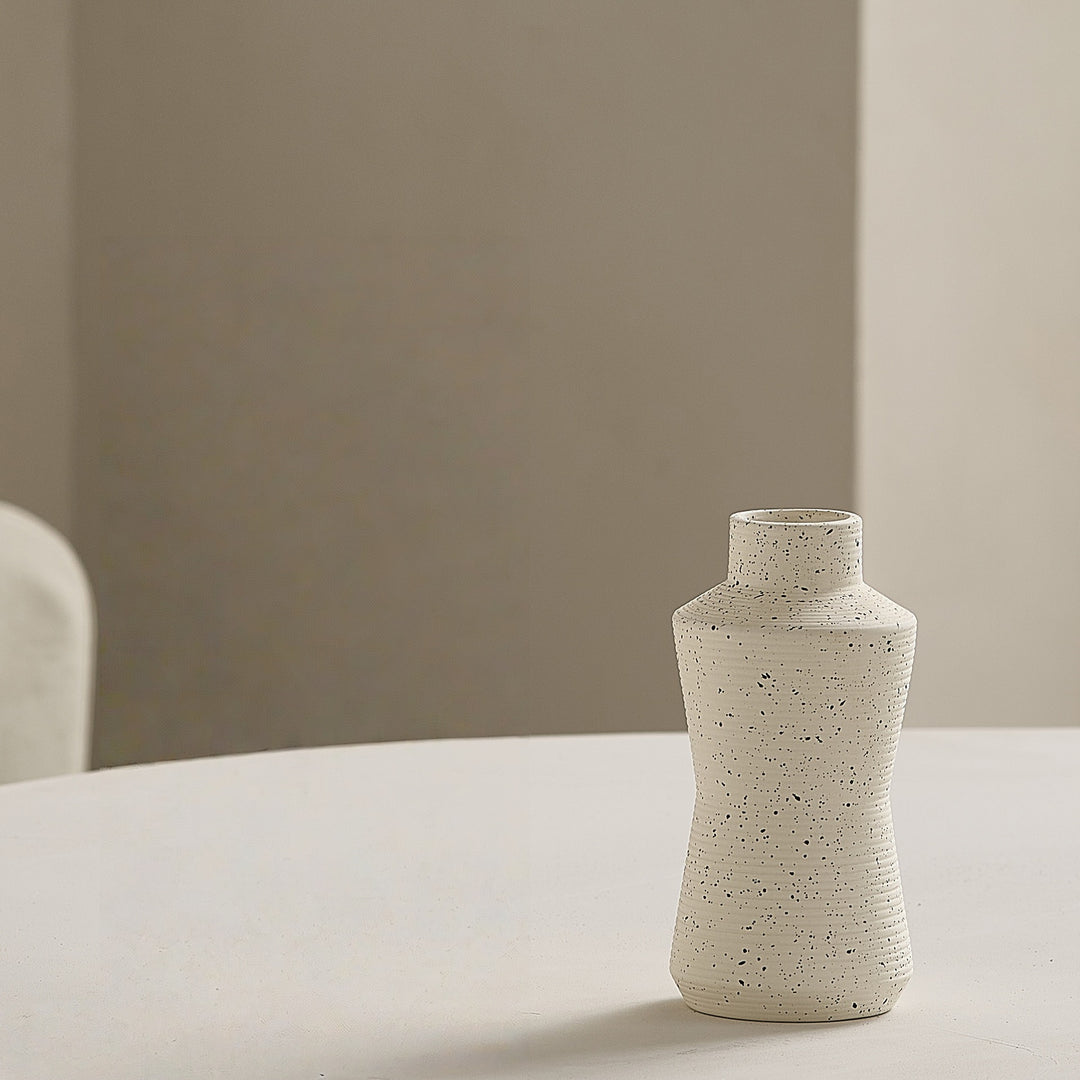 Elegante und Kunstvolle Keramikvase Karnz