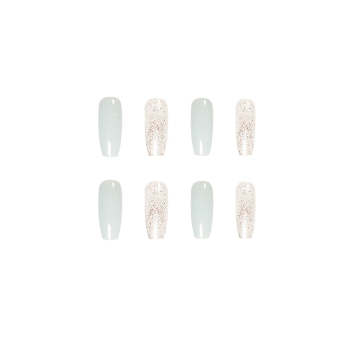 Elegante Nagelkunst mit glamourösen Effekten Karnz