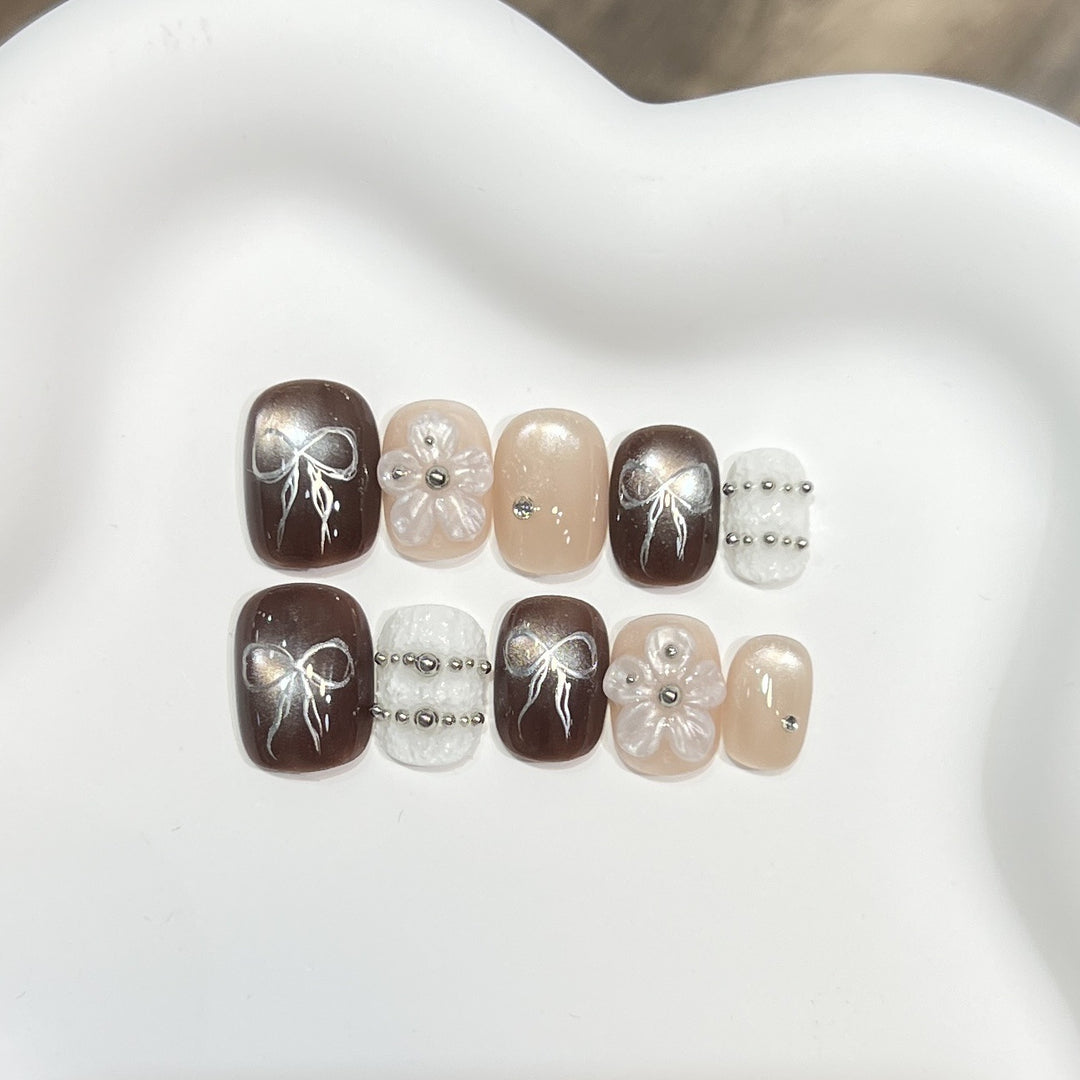 Dekorativer Nagelkunst Set Karnz