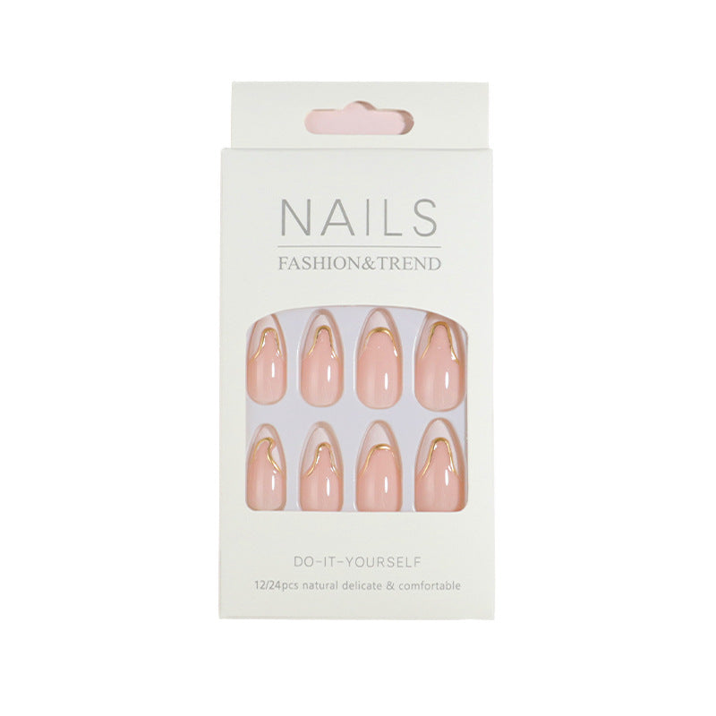 DIY Press-On-Nagelset mit eleganten goldenen Akzenten Karnz