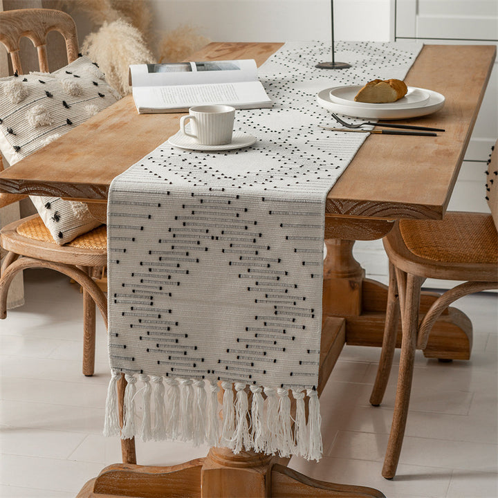 Handgewebter Tischläufer aus Baumwollmix mit Fransen und geometrischem Punkt-Jacquard Karnz