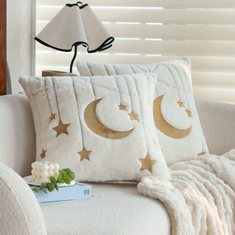 Quadratischer Kunstfell-Kissenbezug mit goldgesticktem Mond-und-Stern-Design und softem Innenfutter Karnz
