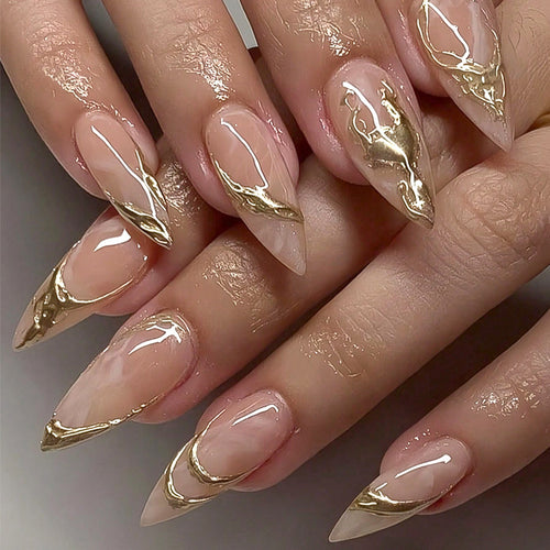 Elegante Stiletto Press-On Nagelkunst mit goldenen Akzenten Karnz
