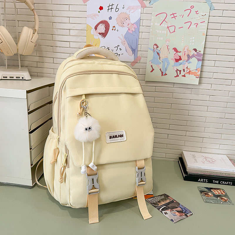 Stylische Multi-Funktions-Rucksack mit dekorativen Merkmalen Karnz