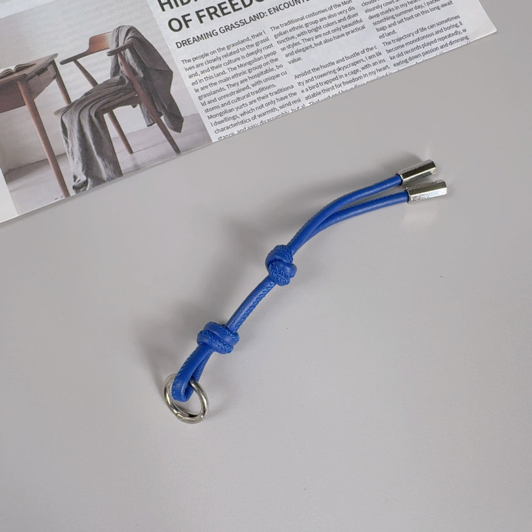 Stylischer Leder-Schlüsselanhänger Halter Karnz