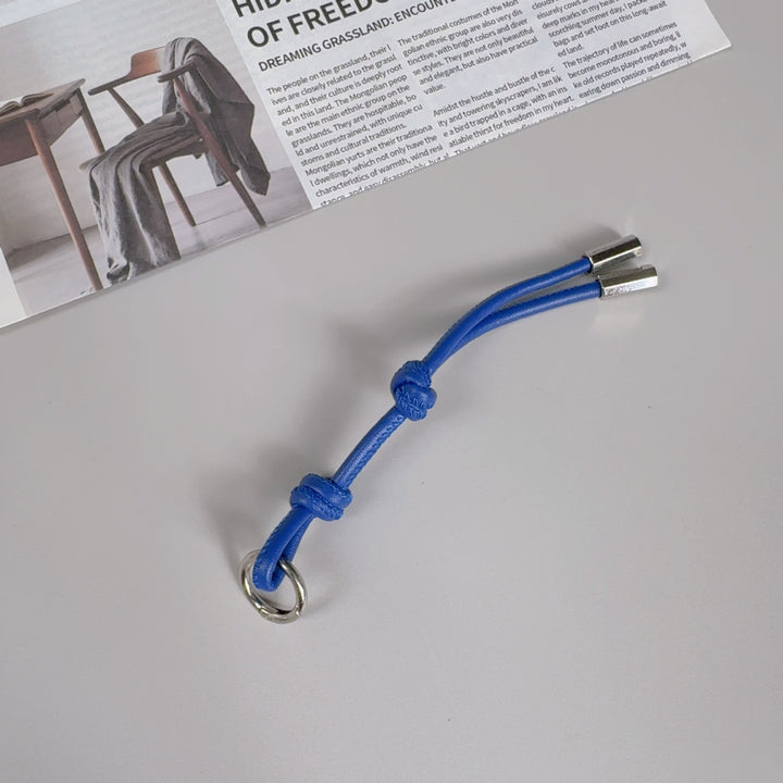 Stylischer Leder-Schlüsselanhänger Halter Karnz