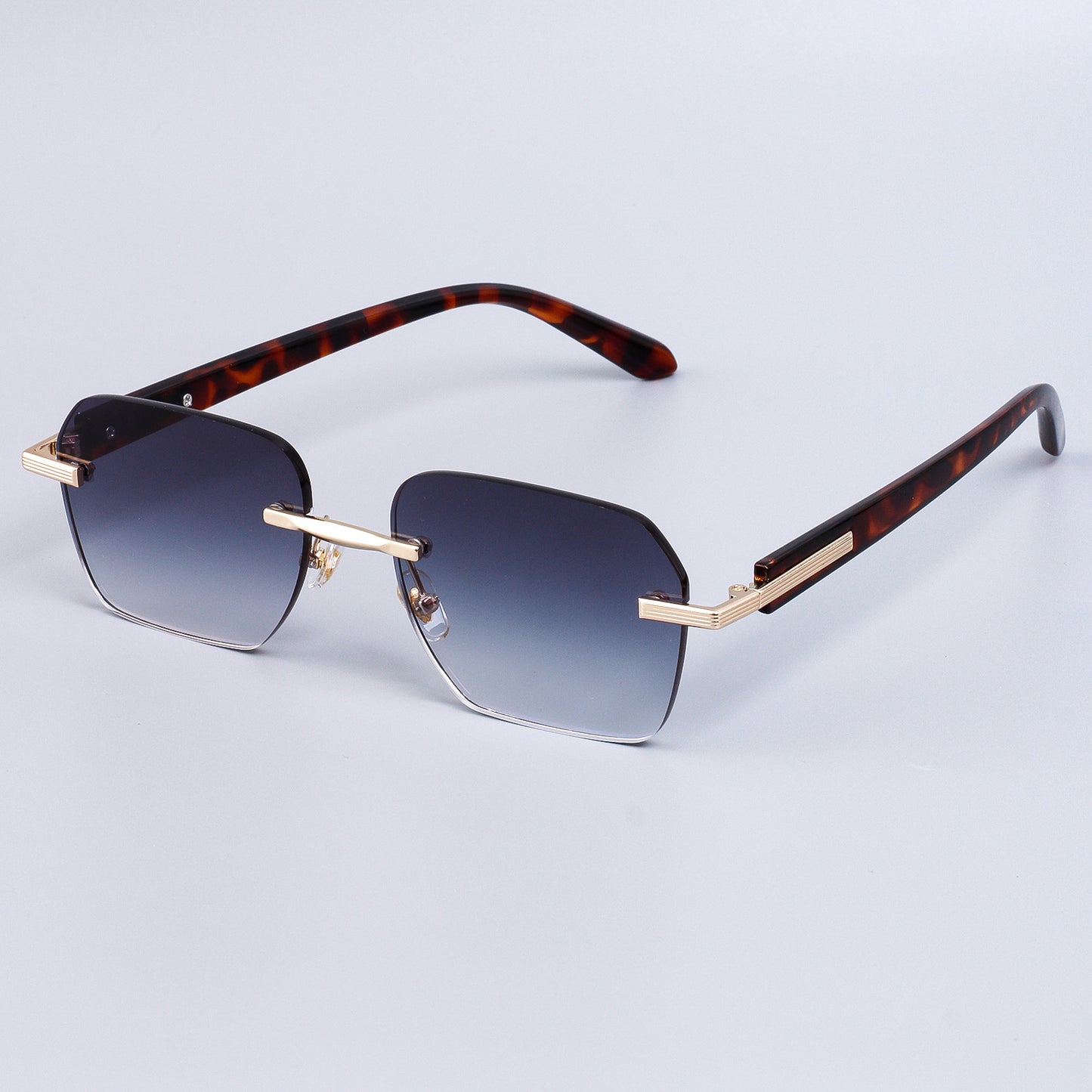 Damen modische Sonnenbrille mit elegantem Metallrahmen und robusten Gläsern Karnz