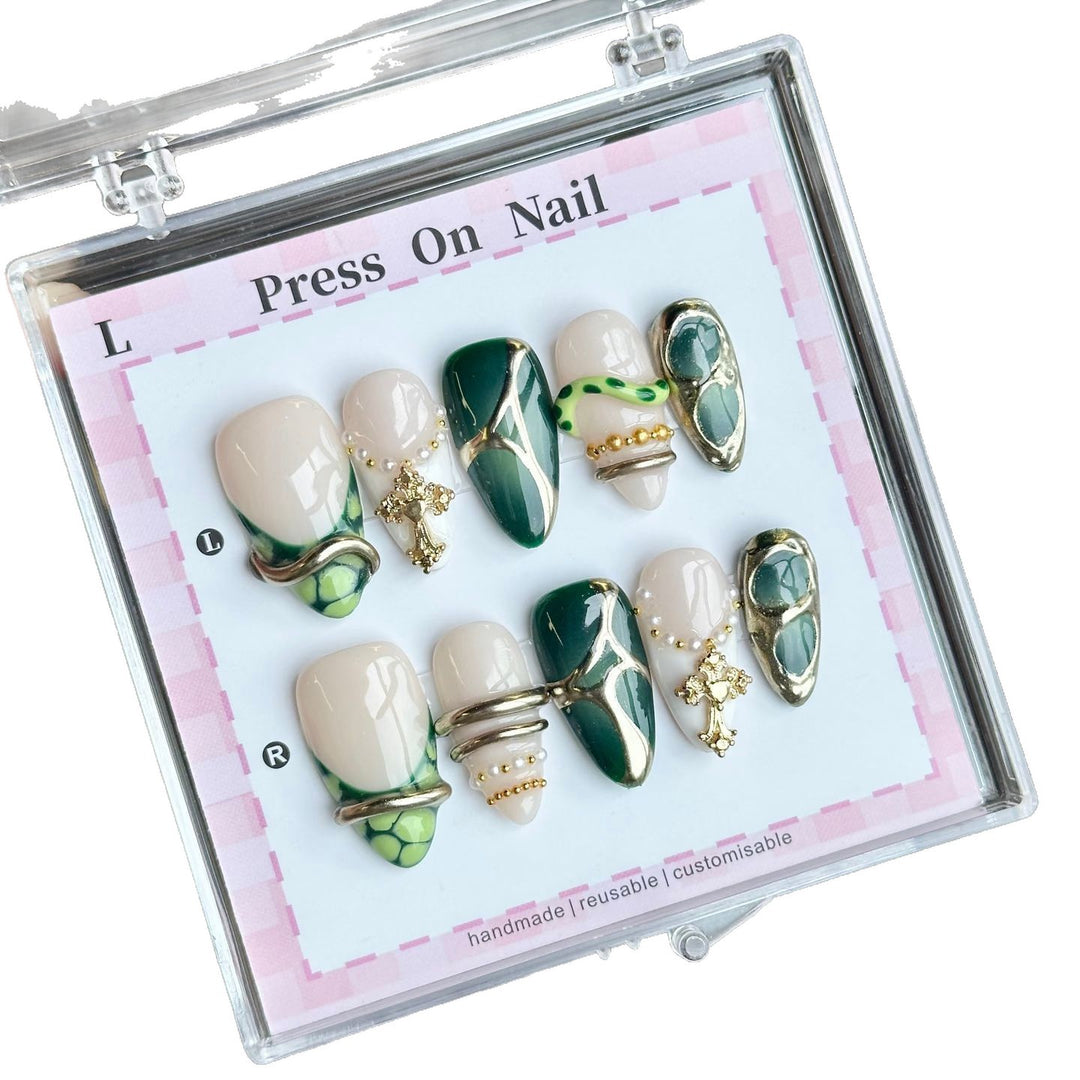 Handgefertigtes Glamouröses Press-On-Nagelset mit dekorativen Akzenten