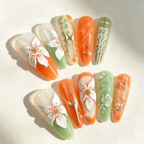 Künstlerisches Florales Press-On Nagelkunst Set 1790746250