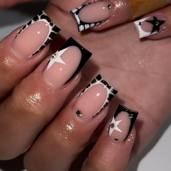 Elegante Künstlerische Gel-Nagelverlängerungen Karnz