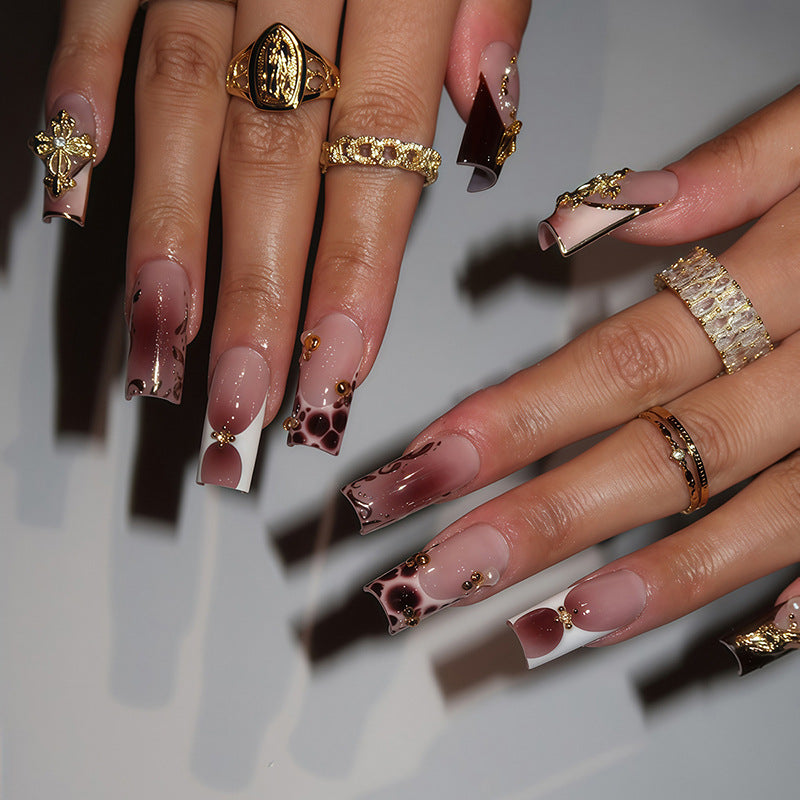 Elegantes dekoratives Press-On-Nagelset Karnz