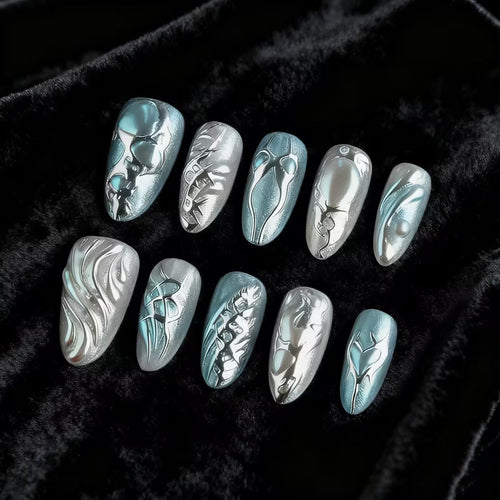 Künstlerisches Metallisches Press-On Nagelset Karnz