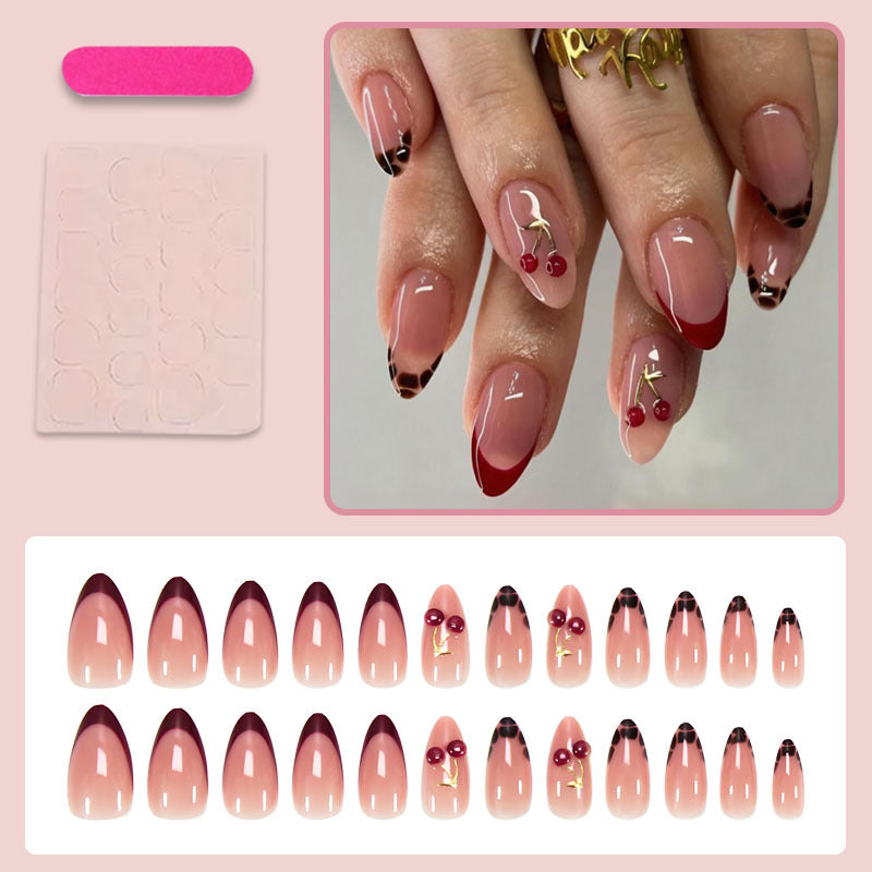 Kunstnagelset mit eleganten Ombré-Designs und glamourösen Akzenten Karnz