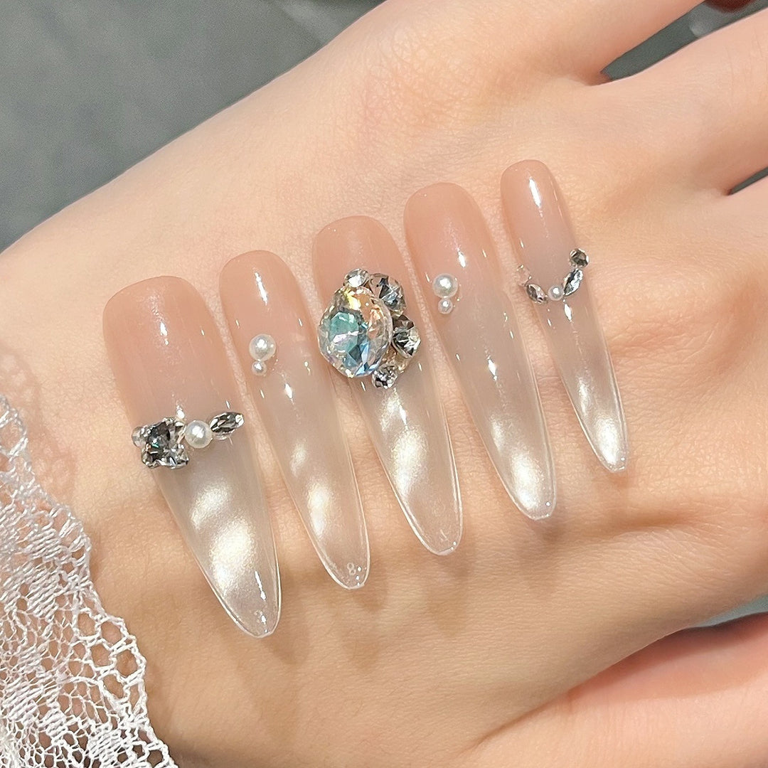 Luxuriöse mit Kristallen besetzte Press-On Nail Extensions Karnz