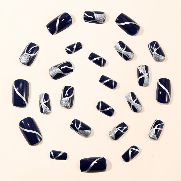 Elegante Nagelkunstverlängerungen Karnz
