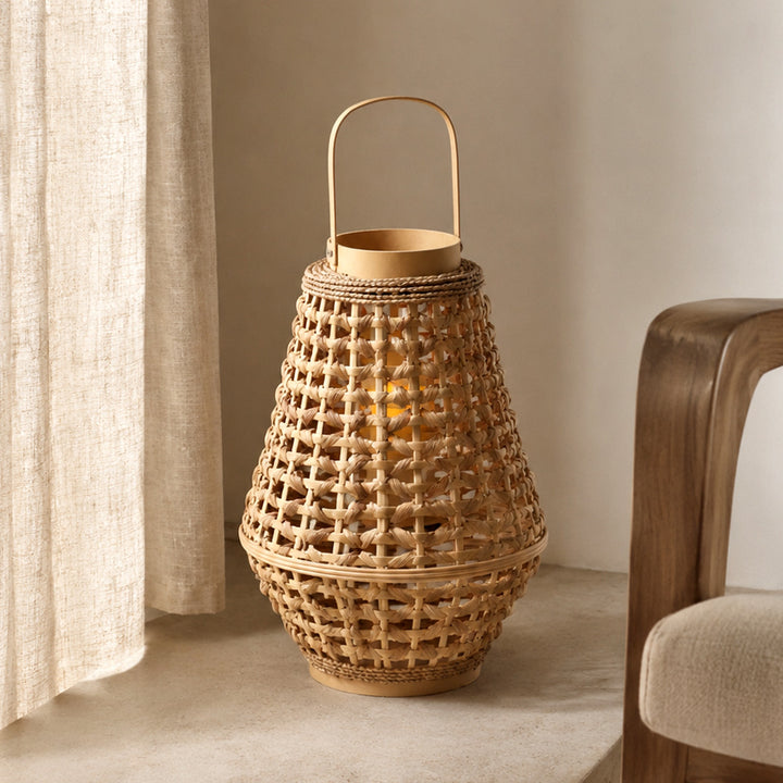 Elegante Laterne aus geflochtenem Rattan Karnz