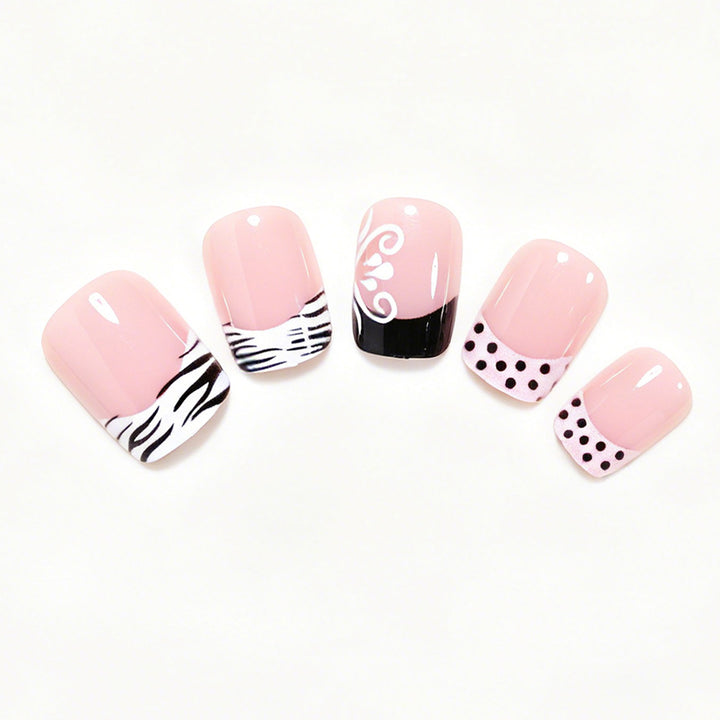 Künstlerische French Tip Nagelkunst Karnz