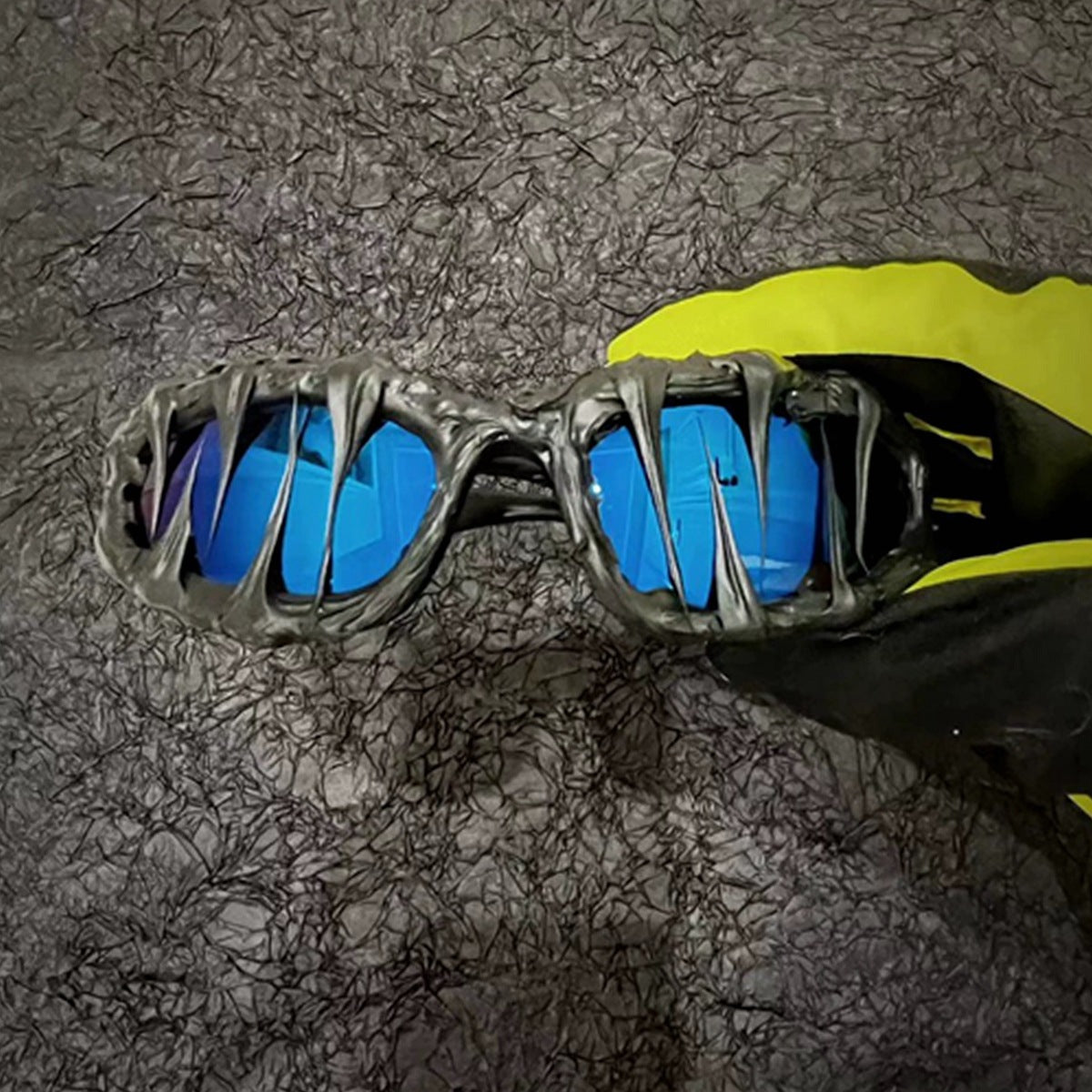 Damen Sport-Sonnenbrille mit innovativem Monster-Design Karnz