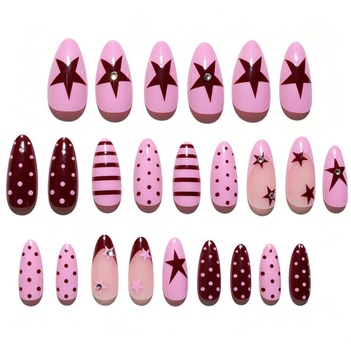 Kunstnagelset mit asymmetrischen Designs und Glitzerakzenten Karnz