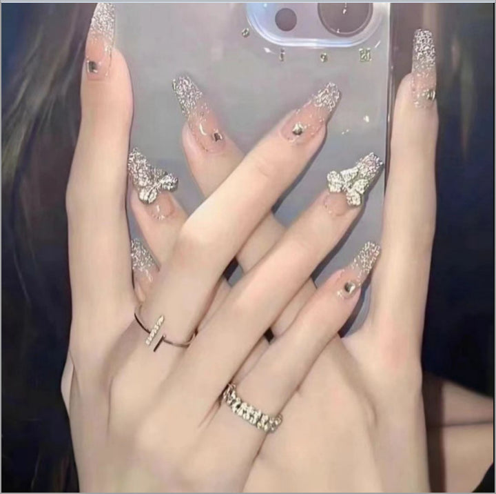 Kunstvolle Nageldesigns mit Katzenmotiv Karnz