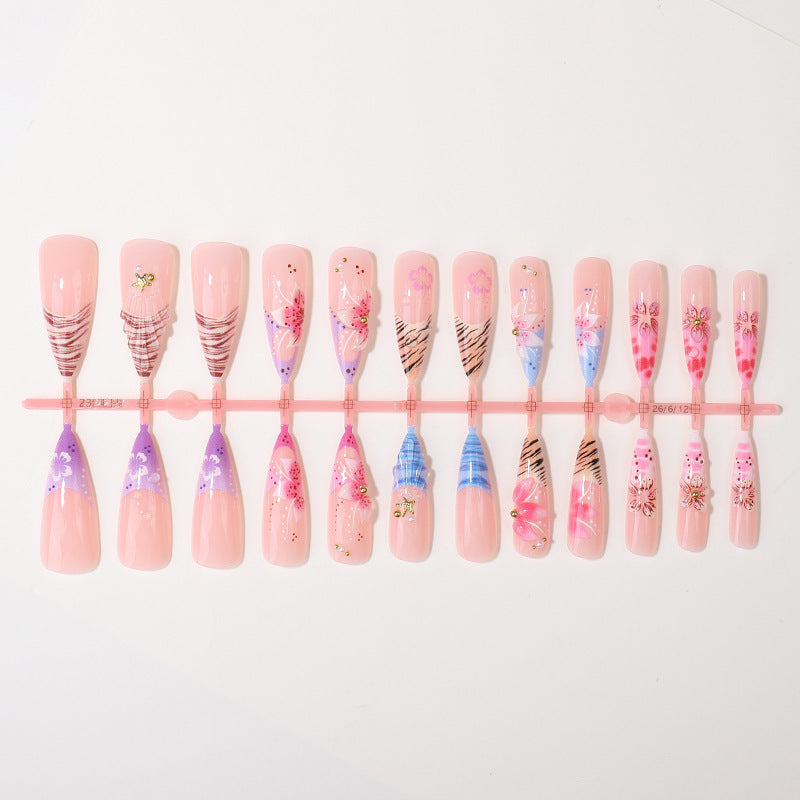 Künstlerische Press-On-Nagelspitzen Karnz