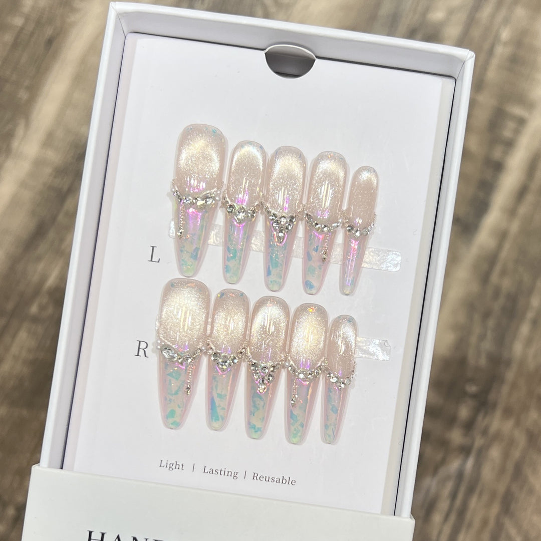 Glamorous Nail Art Karnz