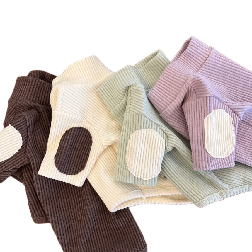 Rippierter Mock-Neck Haustierpullover mit Kontrastpatch & Sherpa-Bündchen