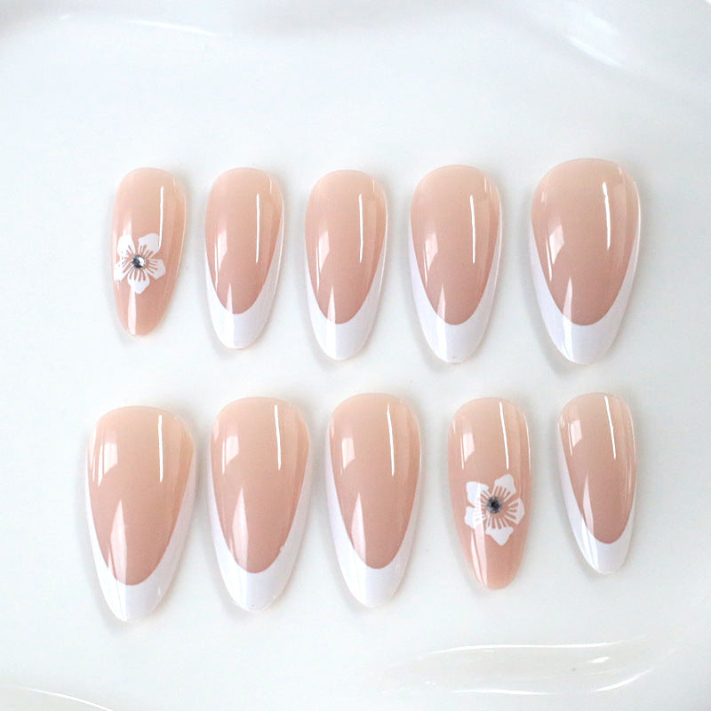 Elegante mandelförmige Nail Art Extensions Karnz