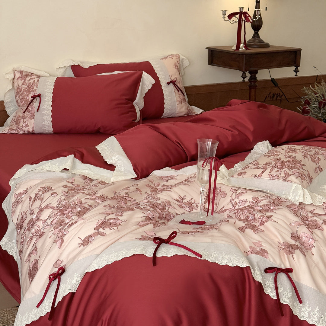 Romantisches Baumwoll-Bettwäsche-Set mit floraler Stickerei, Spitzenbordüre und Zierschleifen