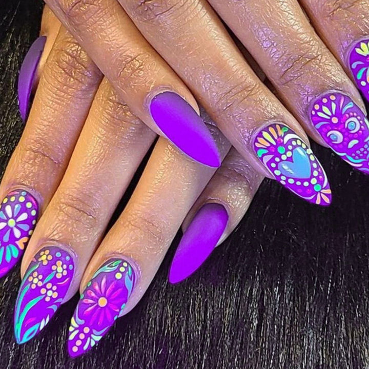 Kreative Nagelkunst Karnz