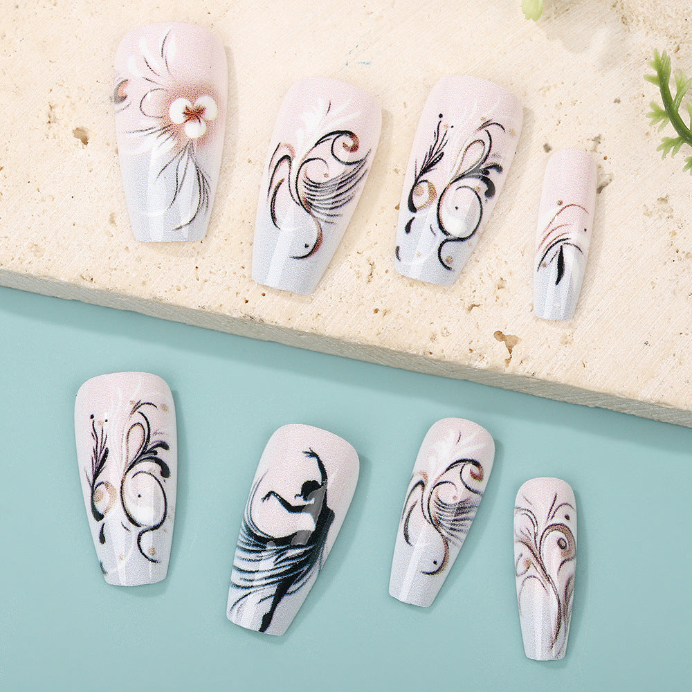 Elegante Kunstnägel mit floralen Motiven Karnz