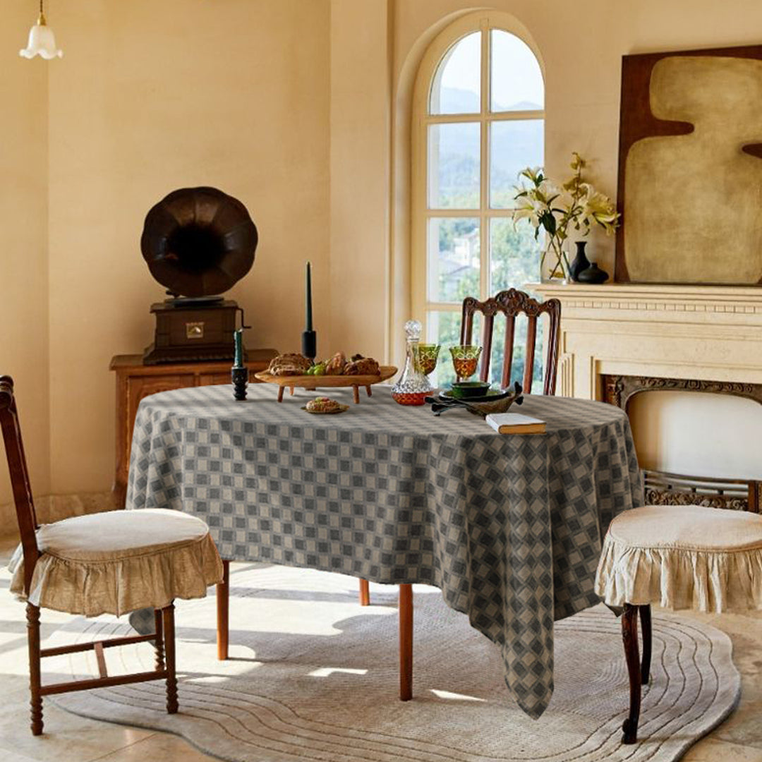 Tischdecke aus Baumwoll-Leinen mit filigranem Streifenwebmuster