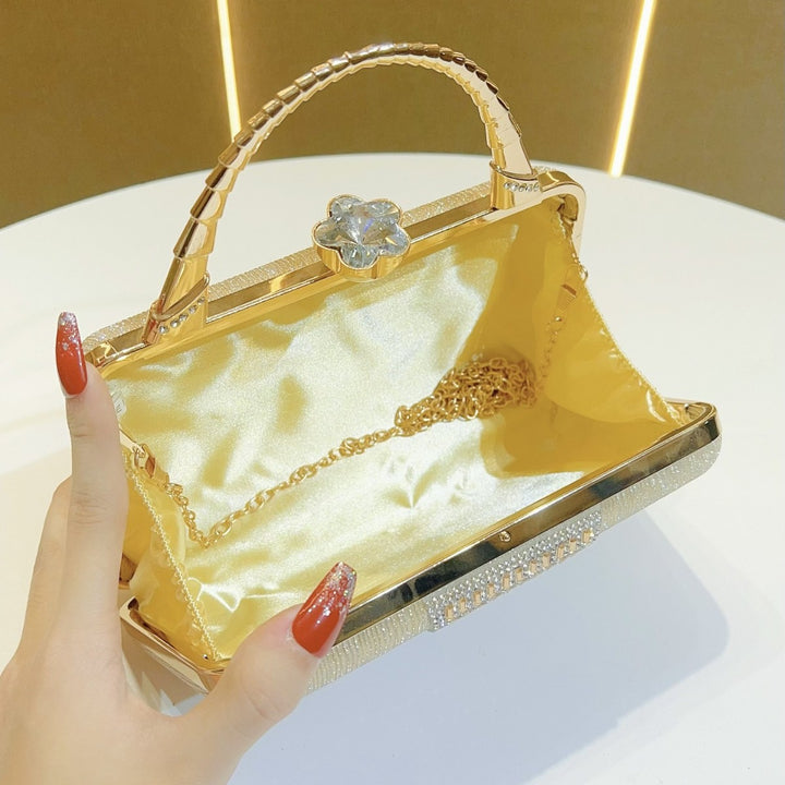 Abendhandtasche mit Kristallverzierungen