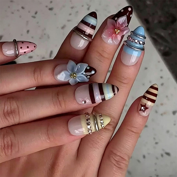 Luxus Nagelkunst-Set mit galaktischen Motiven Karnz