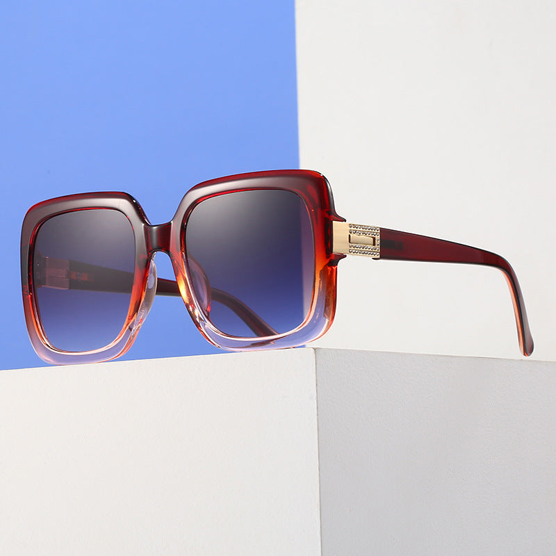 Damen elegante oversized Sonnenbrille mit luxuriösen Metallakzenten Karnz