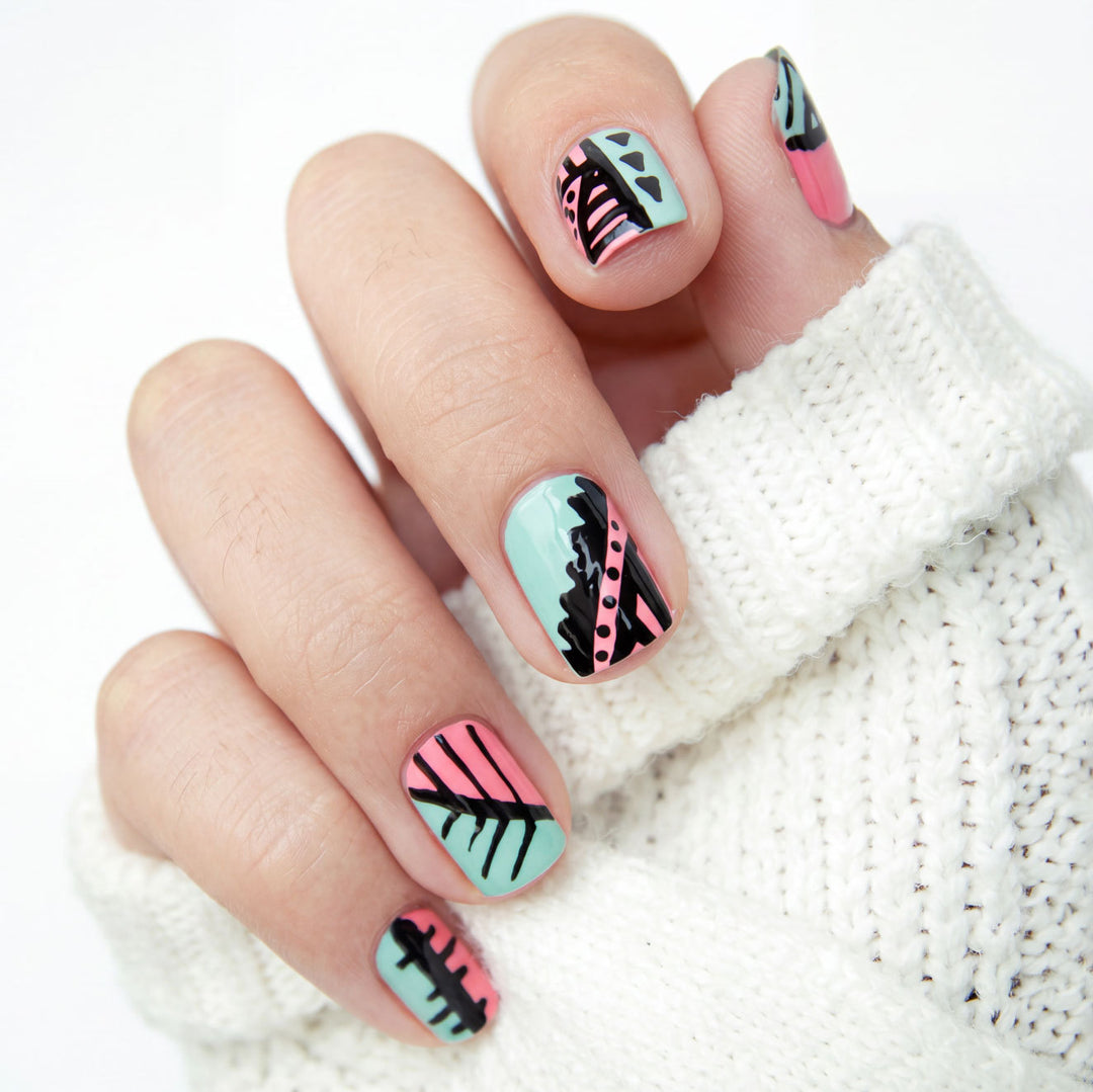 Künstlerische geometrische Nail Art
