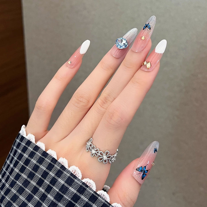 Dekorative Strass Press-On Nagelverlängerungen Karnz