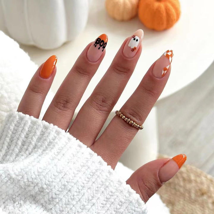 Kreatives Nageldesign Karnz