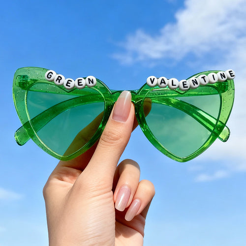 Verspielte Katzenaugen-Sonnenbrille mit Perlenakzenten Karnz