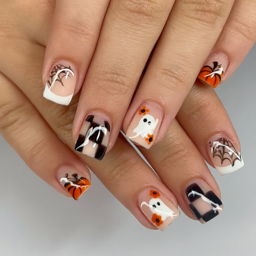 Künstlerische Halloween Nagelkünste