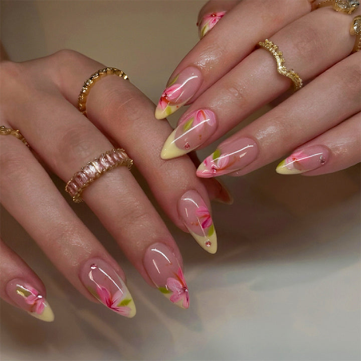 Blumenmuster Press-On Nagelkunst Karnz