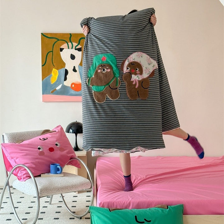 Bettwäsche-Garnitur aus Baumwollsatin mit besticktem Schleifen-Motiv & Vichy-Volant