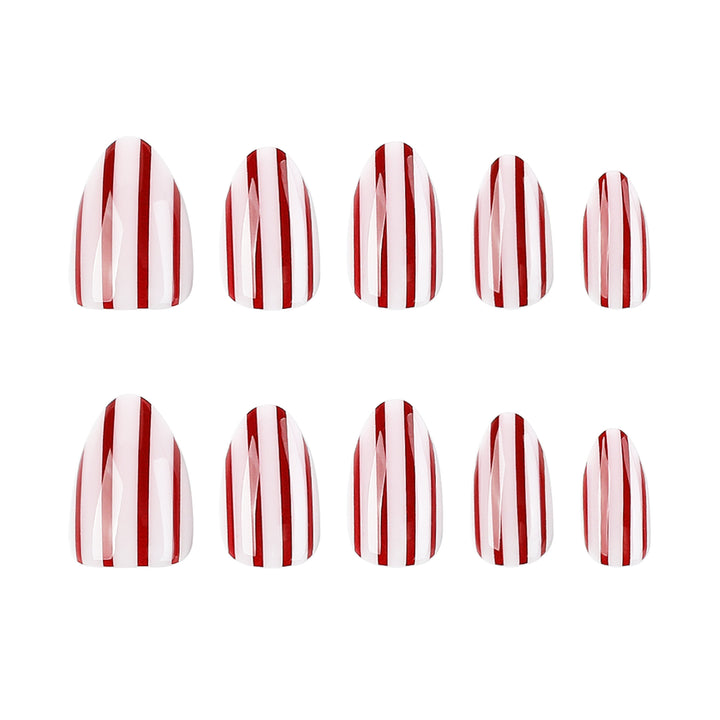 Kunstvolle Nailart mit gestreiftem Design Karnz