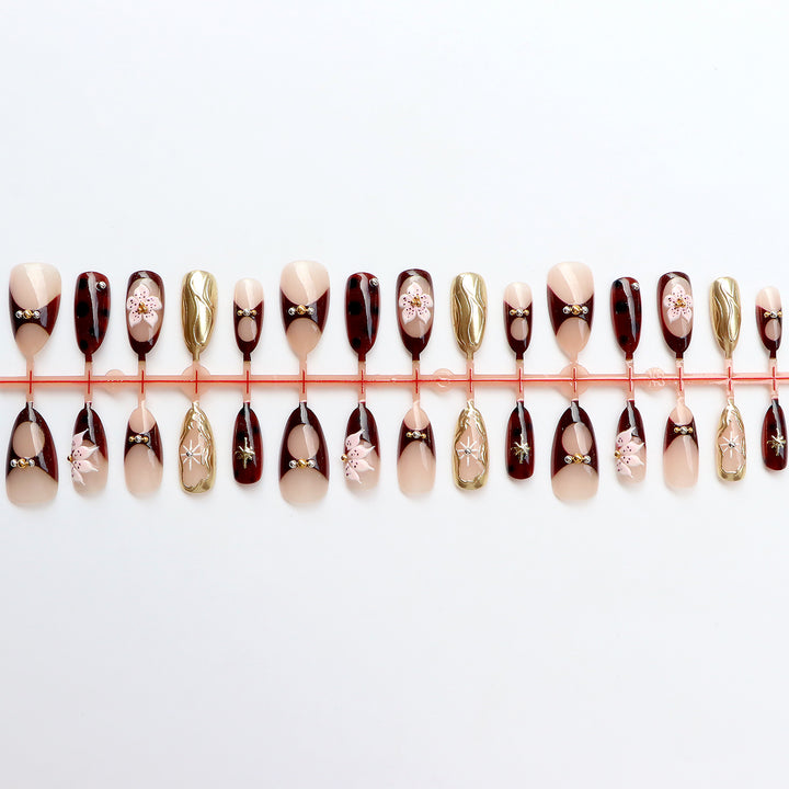 Elegante Designer Press-On-Nagelkunstkollektion Karnz